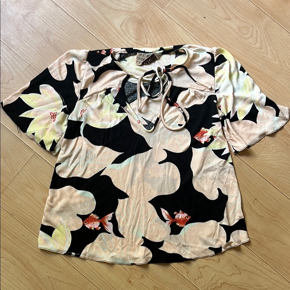 Floral Print Women's Top with beta fish